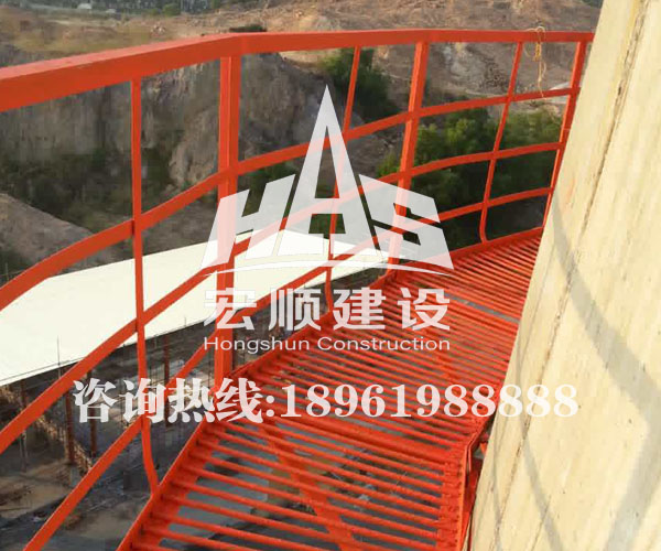 煙囪爬梯防腐